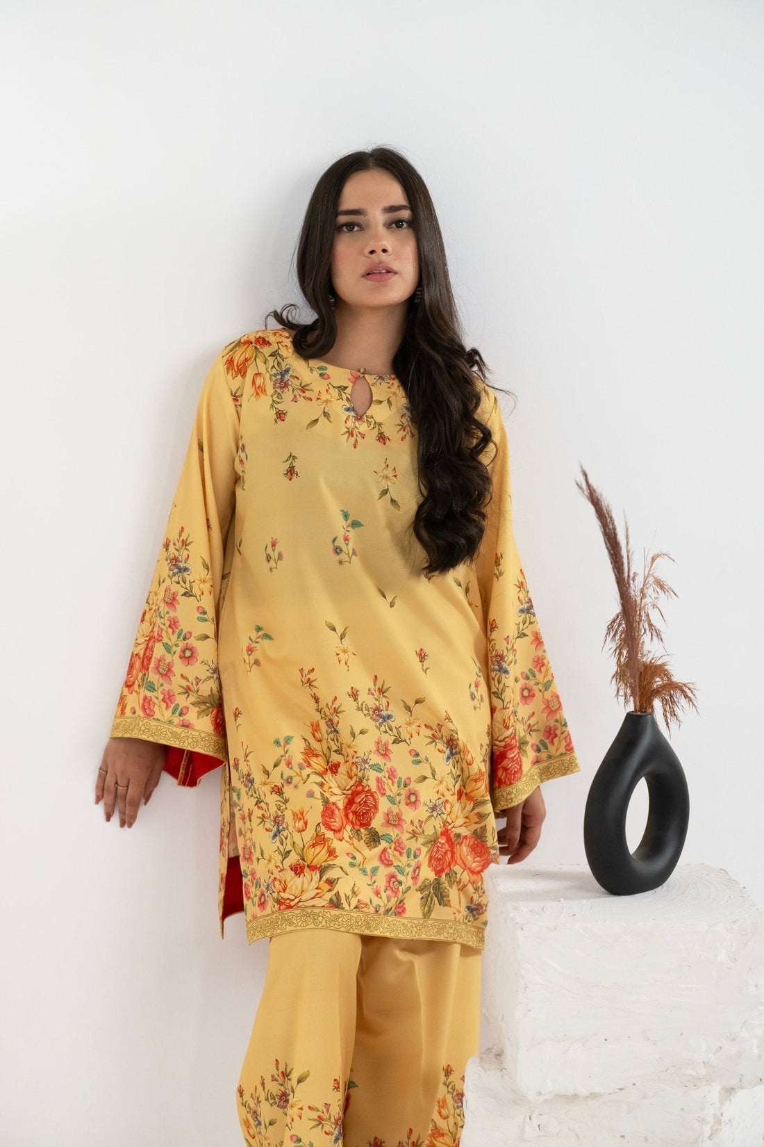 Design Ladies Design: A Celebration of Timeless Fashion - Pret.Dastkaari