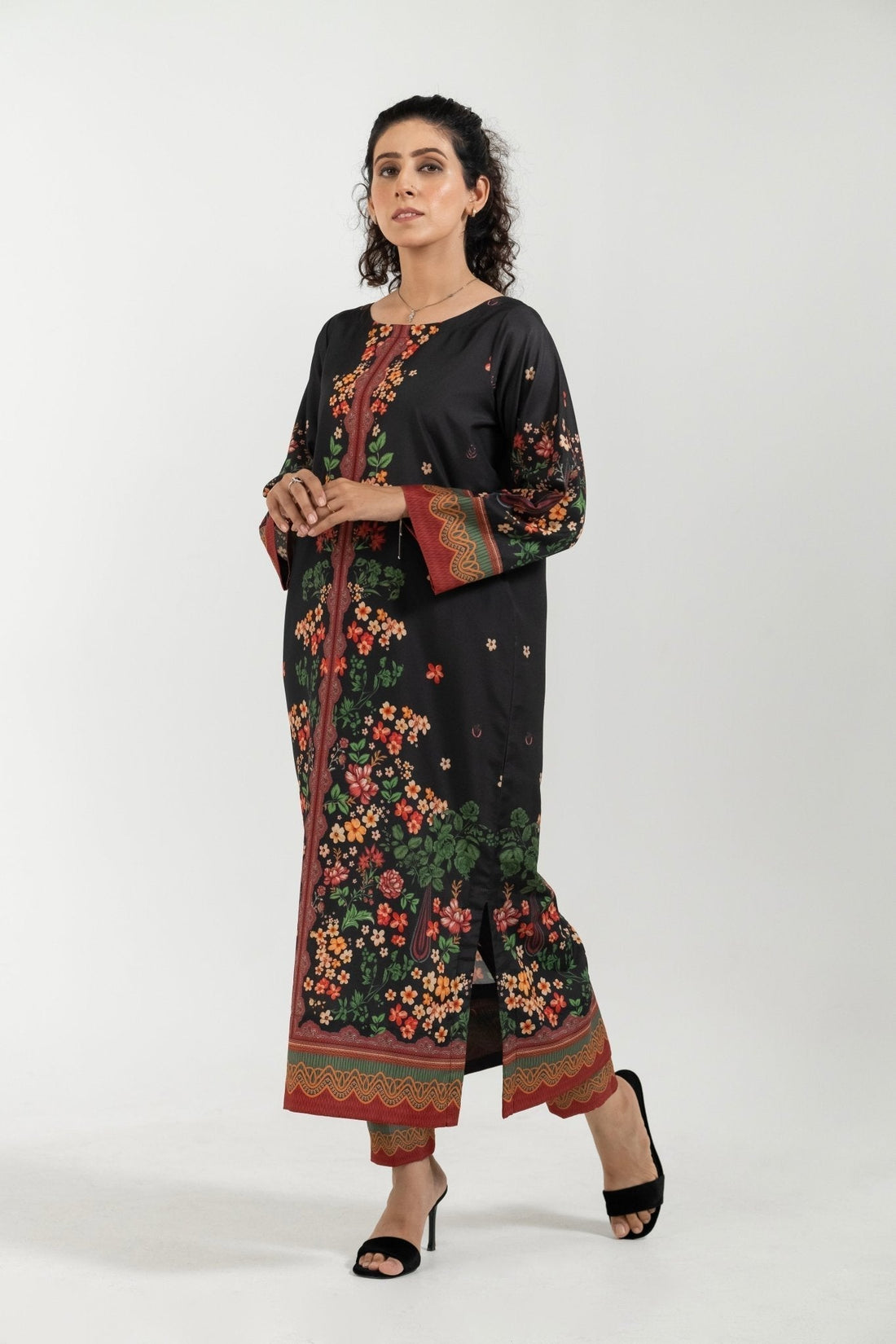 2 Piece Suit Design: Timeless Outfits with a Modern Twist - Pret.Dastkaari