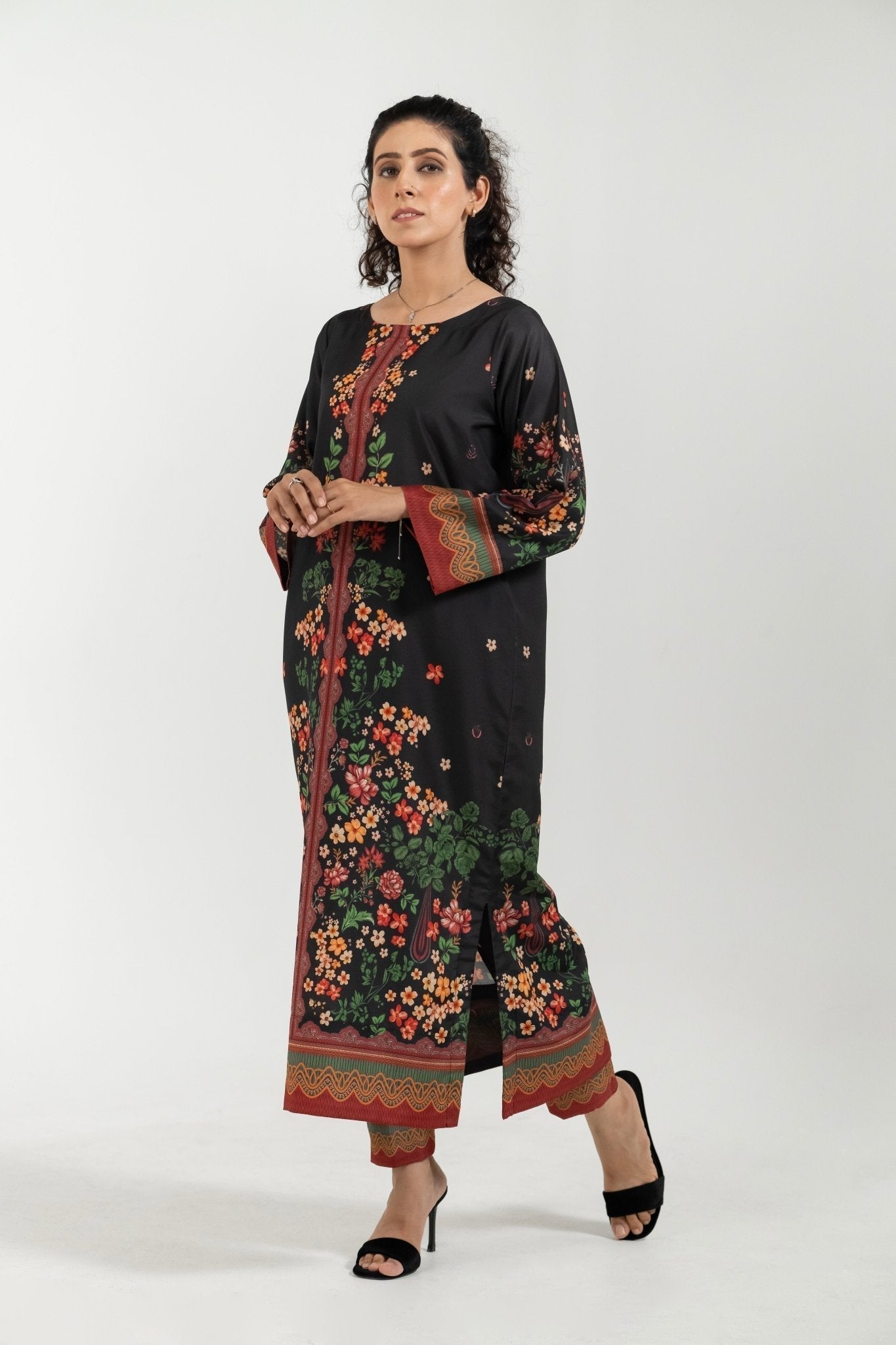 2 Piece Suit Design: Timeless Outfits with a Modern Twist - Pret.Dastkaari