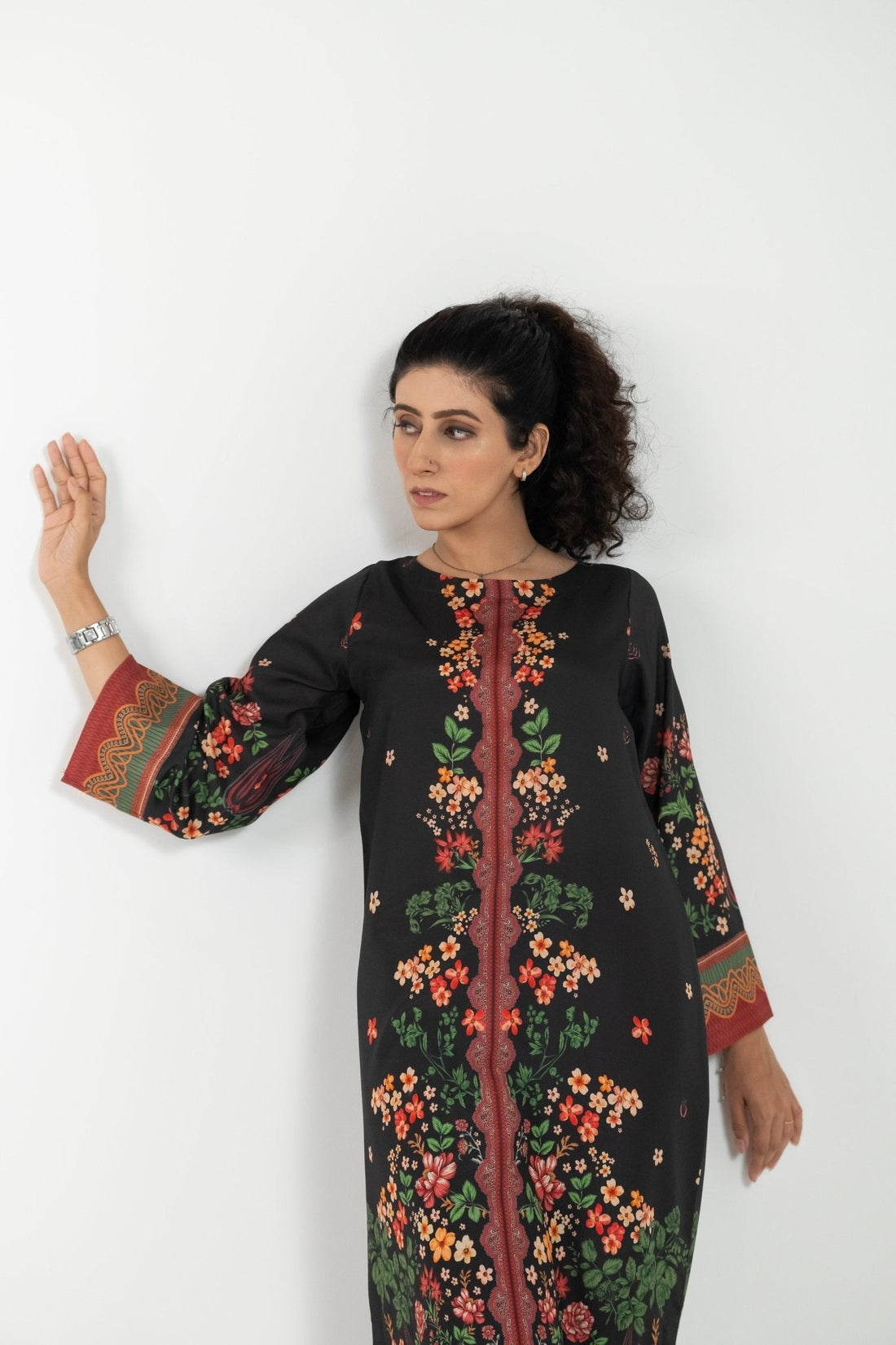 Pakistani Clothing Brands: Modern & Traditional Fashion Trends - Pret.Dastkaari