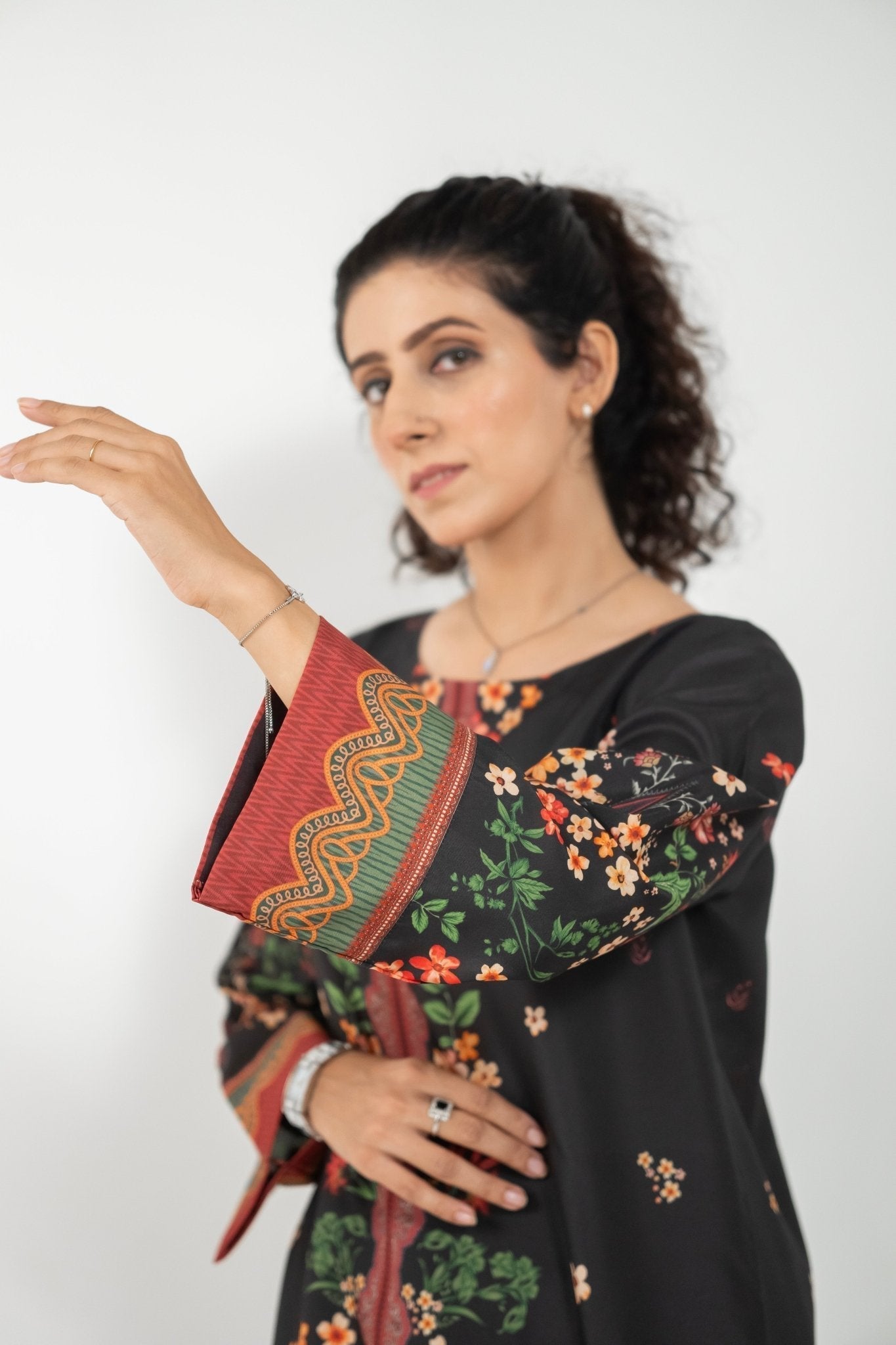 Pakistani Traditional Clothes – A Symbol of Culture & Grace - Pret.Dastkaari