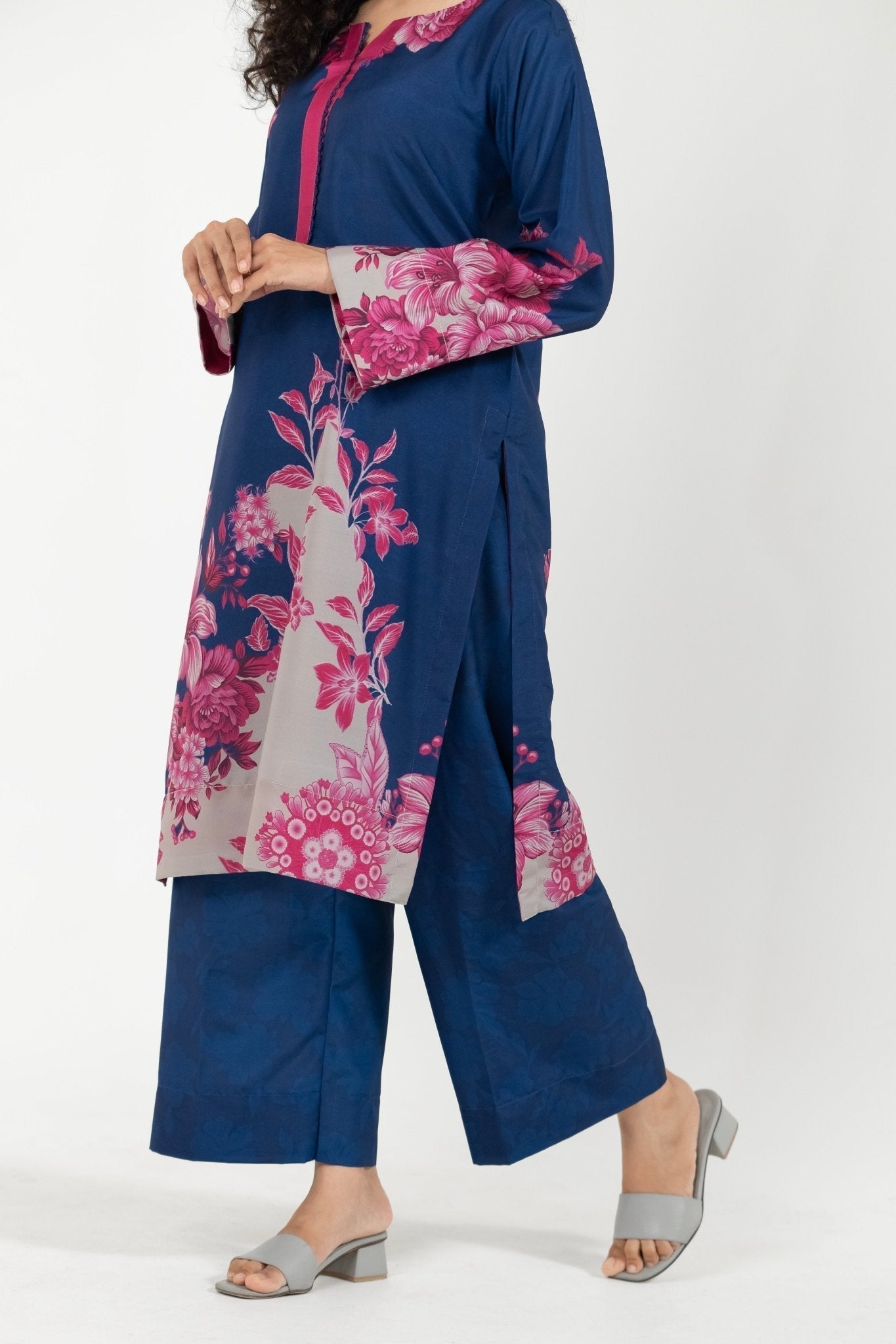 Women’s Tops: The Essential Wardrobe Staple - Pret.Dastkaari